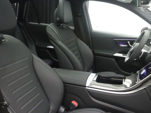 New 2026 Mercedes-Benz GLC 300 image 9