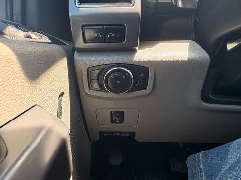 Used 2019 Ford F350 XLT w/ XLT Premium Package AWD/4WD image 15