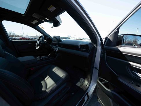 Certified 2025 Honda Pilot TrailSport image 26