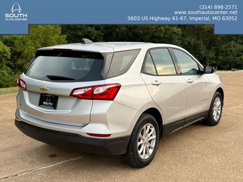 Used 2019 Chevrolet Equinox LS image 3