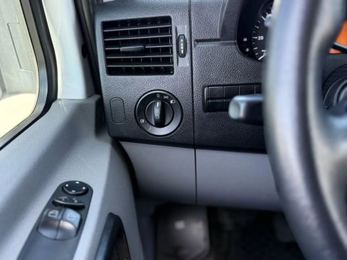 Used 2014 Mercedes-Benz Sprinter 2500 image 16