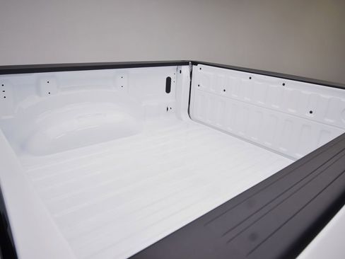 New 2026 RAM 1500 4x4 Crew Cab image 12