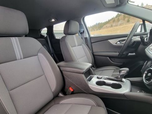 Used 2025 Chevrolet Blazer LT image 44