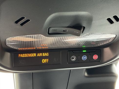 Used 2025 Buick Envista Preferred image 30