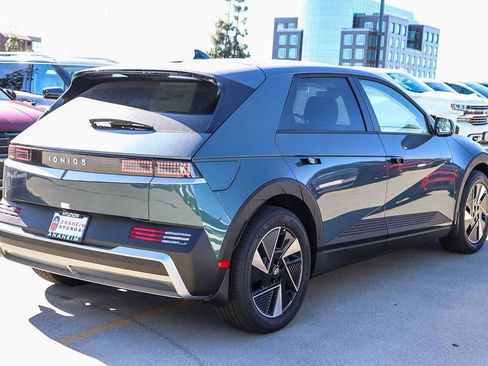 New 2026 Hyundai Ioniq 5 SEL image 6
