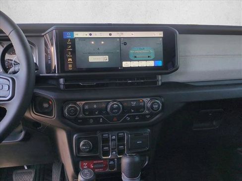 Used 2024 Jeep Wrangler Willys image 9