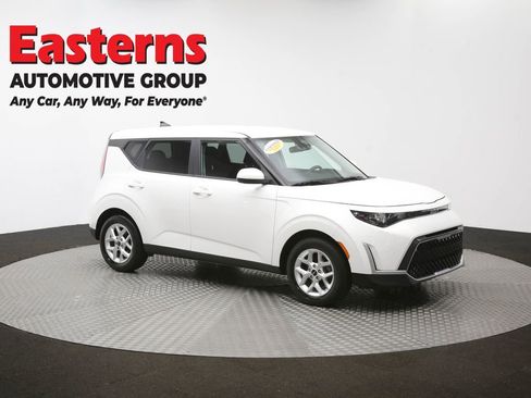 Used 2025 Kia Soul LX w/ LX Technology Package FWD image 48