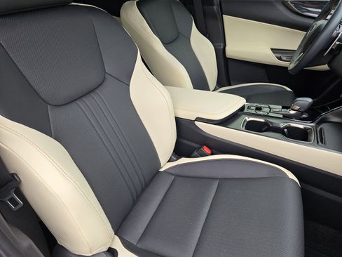 Used 2024 Lexus NX 250 FWD w/ Towing Package (2000 Lbs) image 7