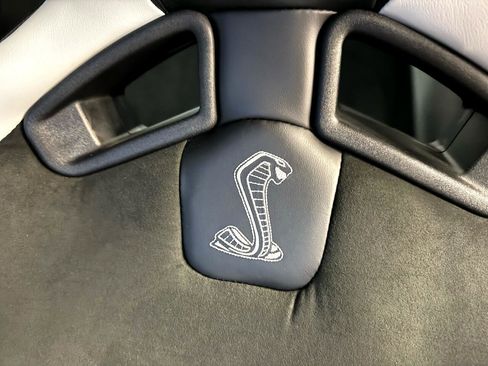 Used 2022 Ford Mustang Shelby GT500 w/ Carbon Fiber Track Pack image 14