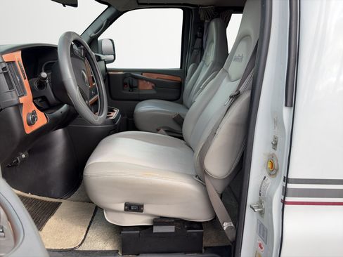 Used 2008 Chevrolet Express 3500 Extended w/ Power Package RWD image 12