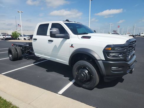 New 2026 RAM 5500 Tradesman AWD/4WD image 2