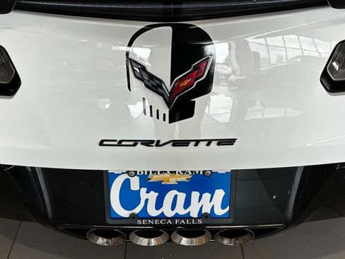 Used 2016 Chevrolet Corvette Z06 w/ 3LZ Preferred Equipment Group RWD image 15