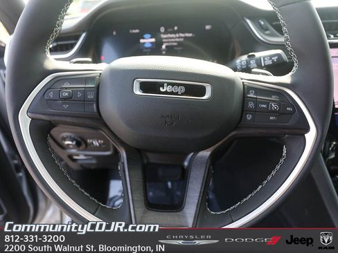 New 2025 Jeep Grand Cherokee L Limited image 13