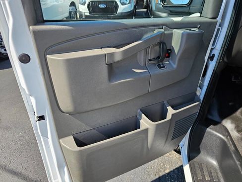 Used 2020 Chevrolet Express 2500 2500 3dr Cargo Van w/ Safety Package image 21