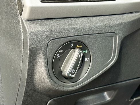 Used 2022 Volkswagen Atlas SE image 28