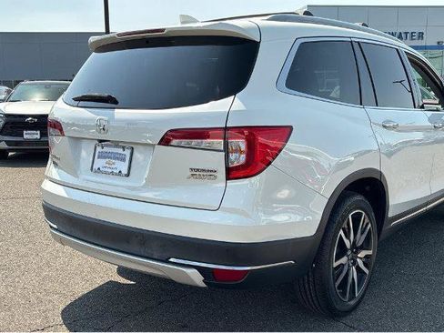 Used 2019 Honda Pilot Touring image 11