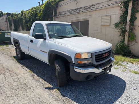 Used 2004 GMC Sierra 2500 W/T RWD image 12