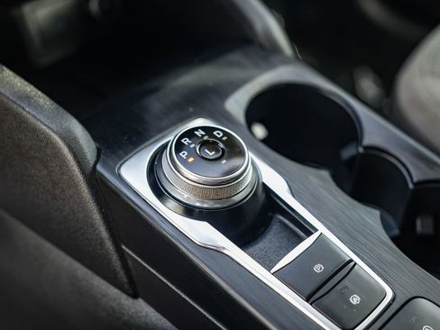 Used 2020 Ford Escape S image 21