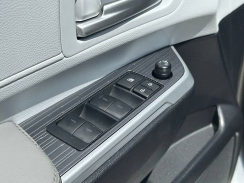 Certified 2026 Toyota Sienna XLE FWD image 25