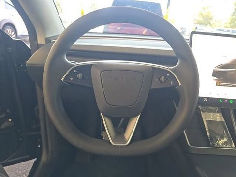 Used 2026 Tesla Model Y AWD image 7