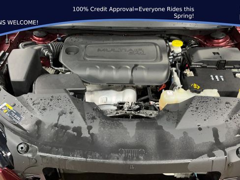 Used 2019 Jeep Cherokee Latitude w/ Cold Weather Group AWD/4WD image 16