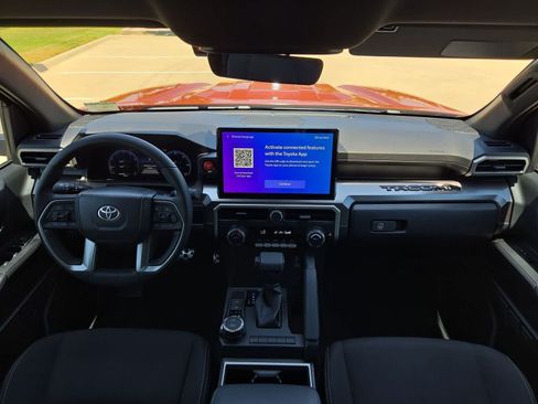 Used 2025 Toyota Tacoma TRD Sport AWD/4WD image 13