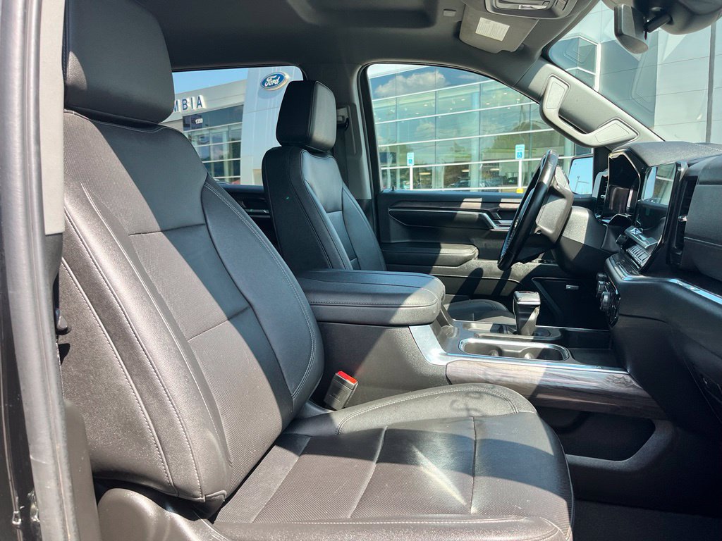 Used 2024 Chevrolet Silverado 1500 LTZ w/ LTZ Convenience Package II RWD image 7