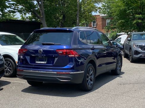 Certified 2023 Volkswagen Tiguan SE FWD image 3
