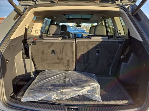 Used 2025 Volkswagen Atlas SEL image 33