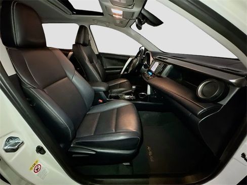 Used 2016 Toyota RAV4 Limited image 22