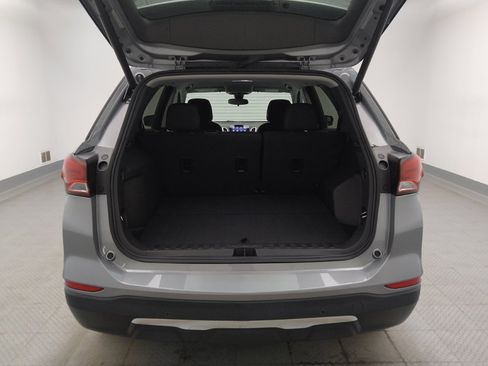 Used 2024 Chevrolet Equinox LT FWD image 29
