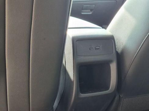 Used 2025 Chevrolet Trax LT w/ LT Convenience Package FWD image 26