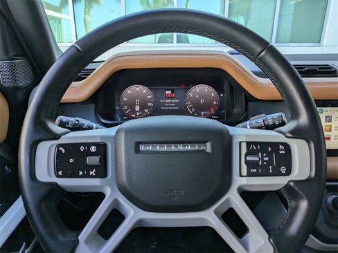 Used 2024 Land Rover Defender 90 X-Dynamic SE image 30