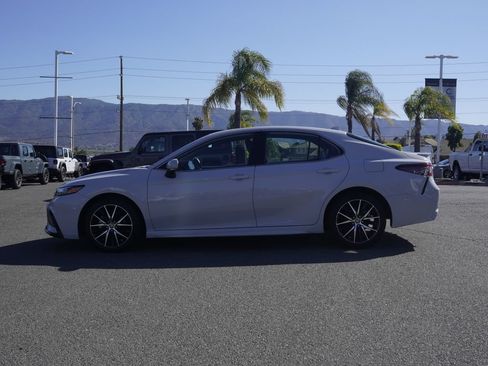 Used 2024 Toyota Camry SE FWD image 7