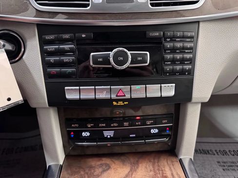 Used 2014 Mercedes-Benz E 350 4MATIC Wagon image 27