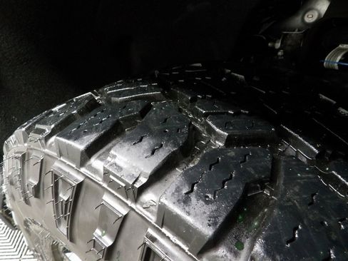 Used 2022 GMC Sierra 1500 AT4X image 7