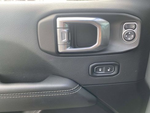 Used 2021 Jeep Gladiator Overland w/ Popular Equipment Package image 17