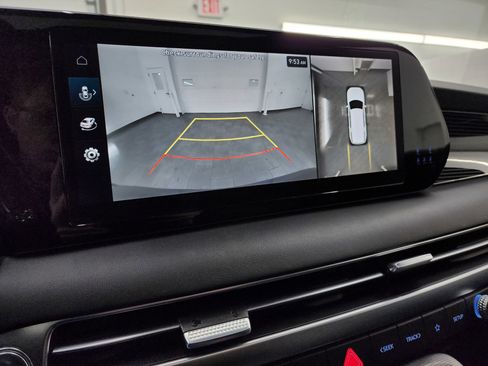 Used 2024 Hyundai Palisade Calligraphy image 17