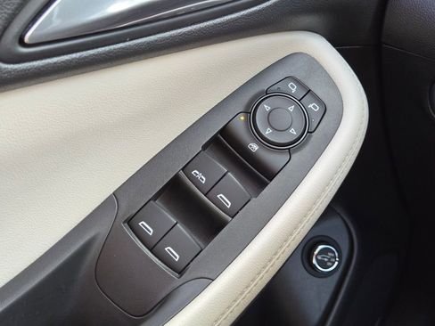 Used 2020 Buick Encore GX Essence w/ Advanced Technology Package image 23