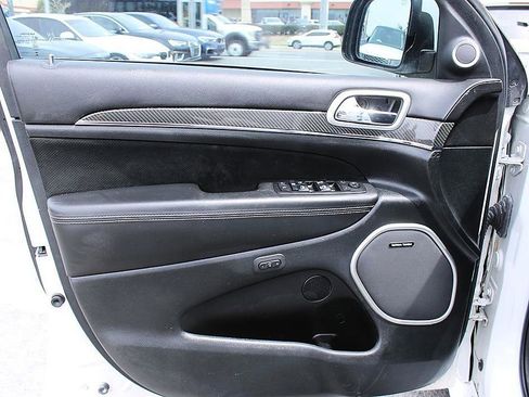 Used 2015 Jeep Grand Cherokee SRT w/ Luxury Group II AWD/4WD image 9