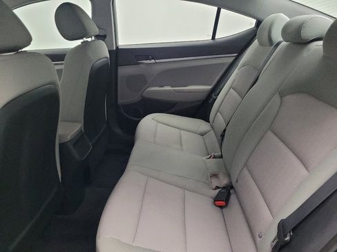 Used 2017 Hyundai Elantra SE image 18