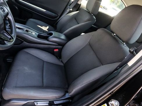 Used 2020 Honda HR-V LX image 39