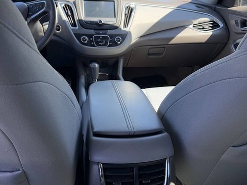 Used 2016 Chevrolet Malibu LT FWD image 15