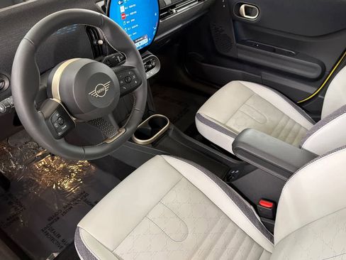 Certified 2025 MINI Cooper S image 11