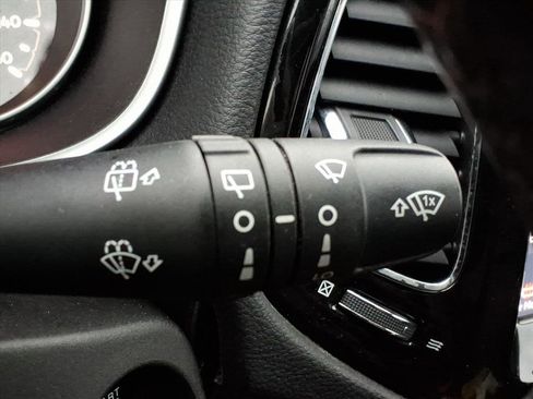 Used 2018 Jeep Compass Limited image 24