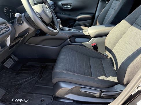 New 2026 Nissan Kicks SR image 7