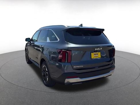Used 2024 Kia Sorento S FWD image 11