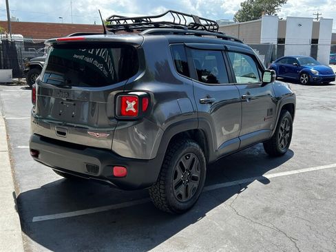 Used 2018 Jeep Renegade Trailhawk AWD/4WD image 7