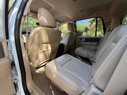 Used 2014 Ford Expedition XLT w/ Equipment Group 201A RWD image 20