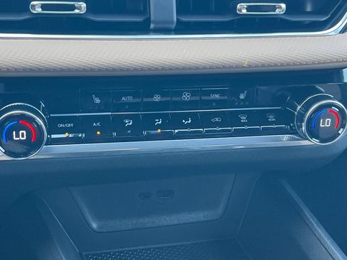 New 2026 Chevrolet Equinox ACTIV AWD/4WD image 18